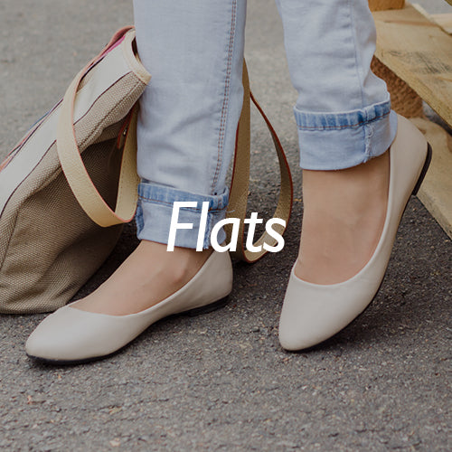 Sandals Flats By Clothes Mentor In Tan, Size: 9.5 main image 0