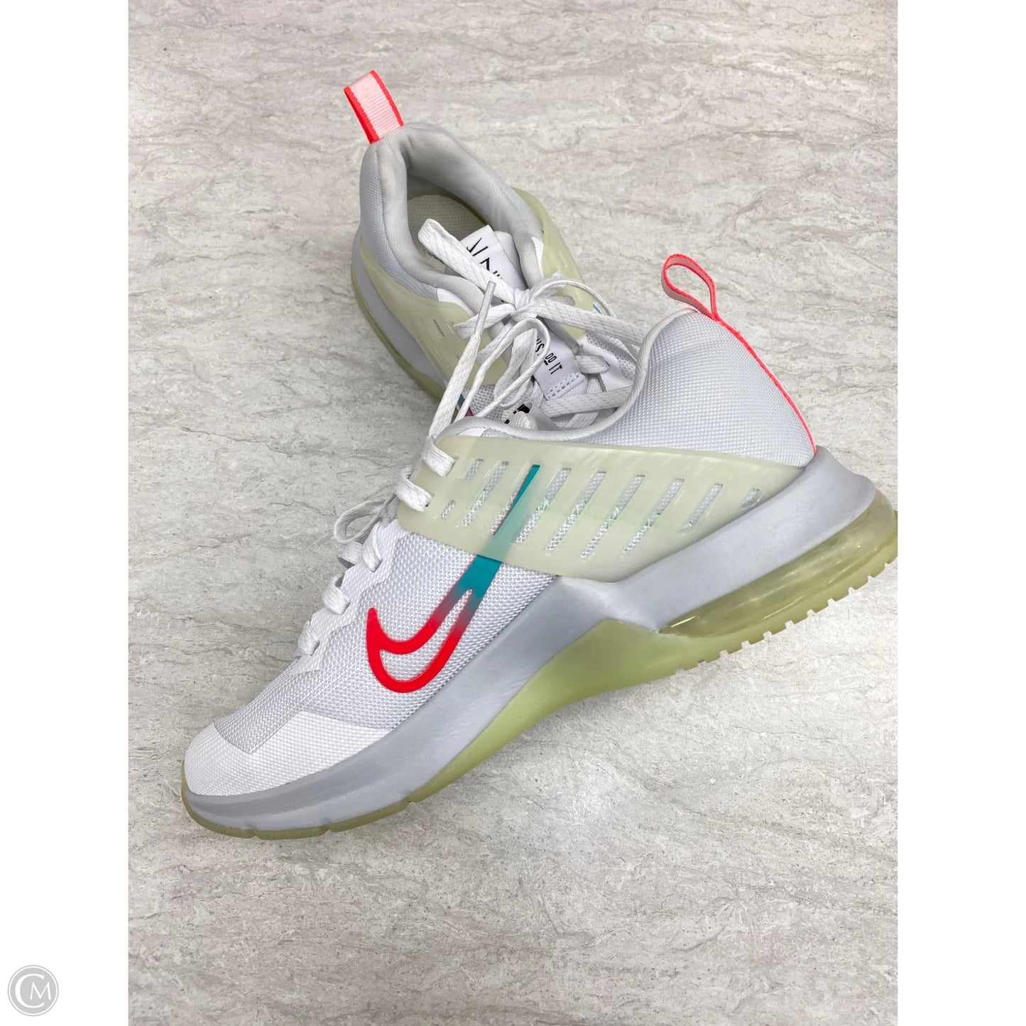 Shoes Sneakers By Nike In White, Size: 7