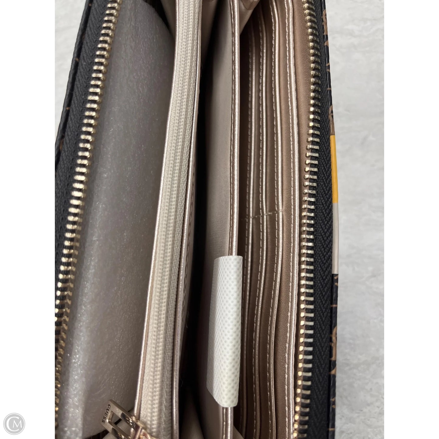 Wallet By Guess, Size: Large