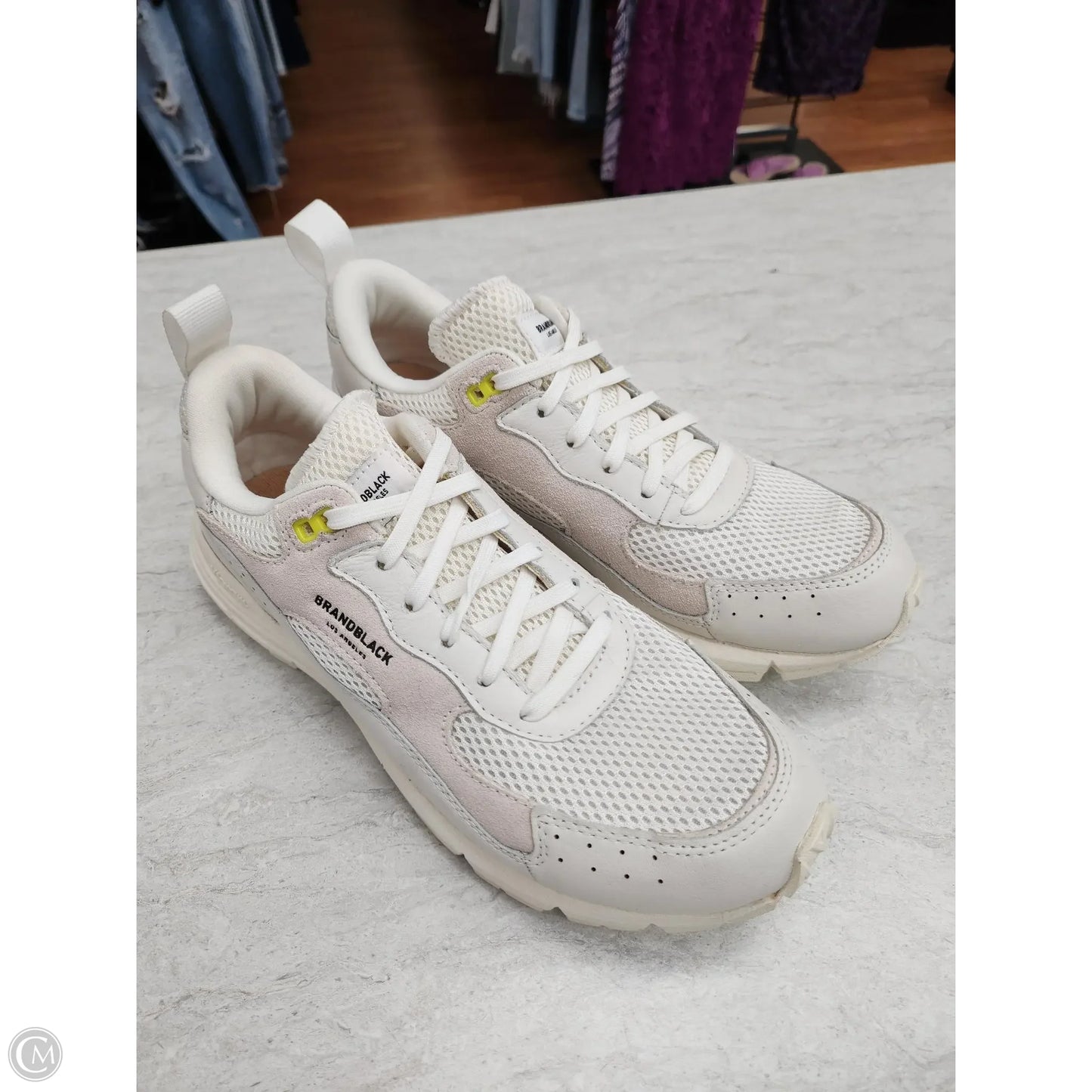 Shoes Athletic By Clothes Mentor In Tan, Size: 10.5