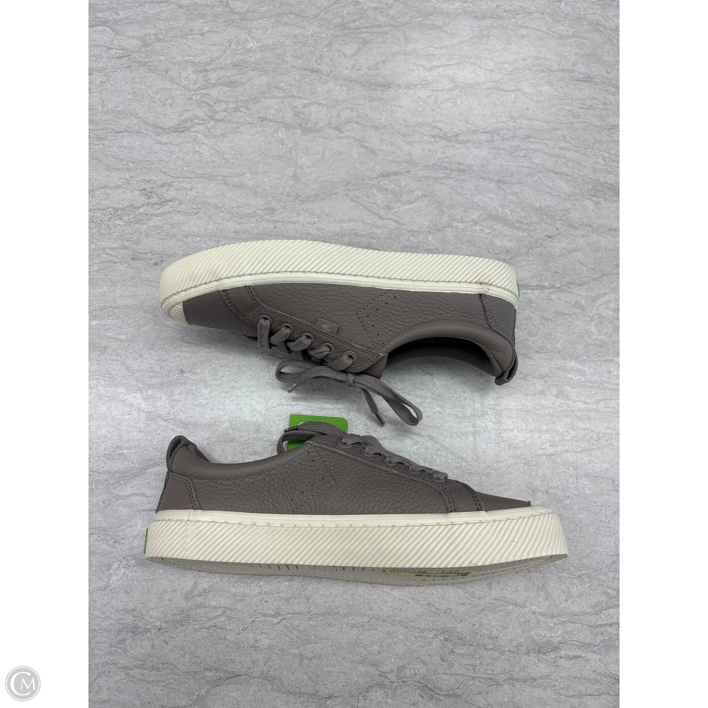 Shoes Sneakers By Cariuma In Grey, Size: 9