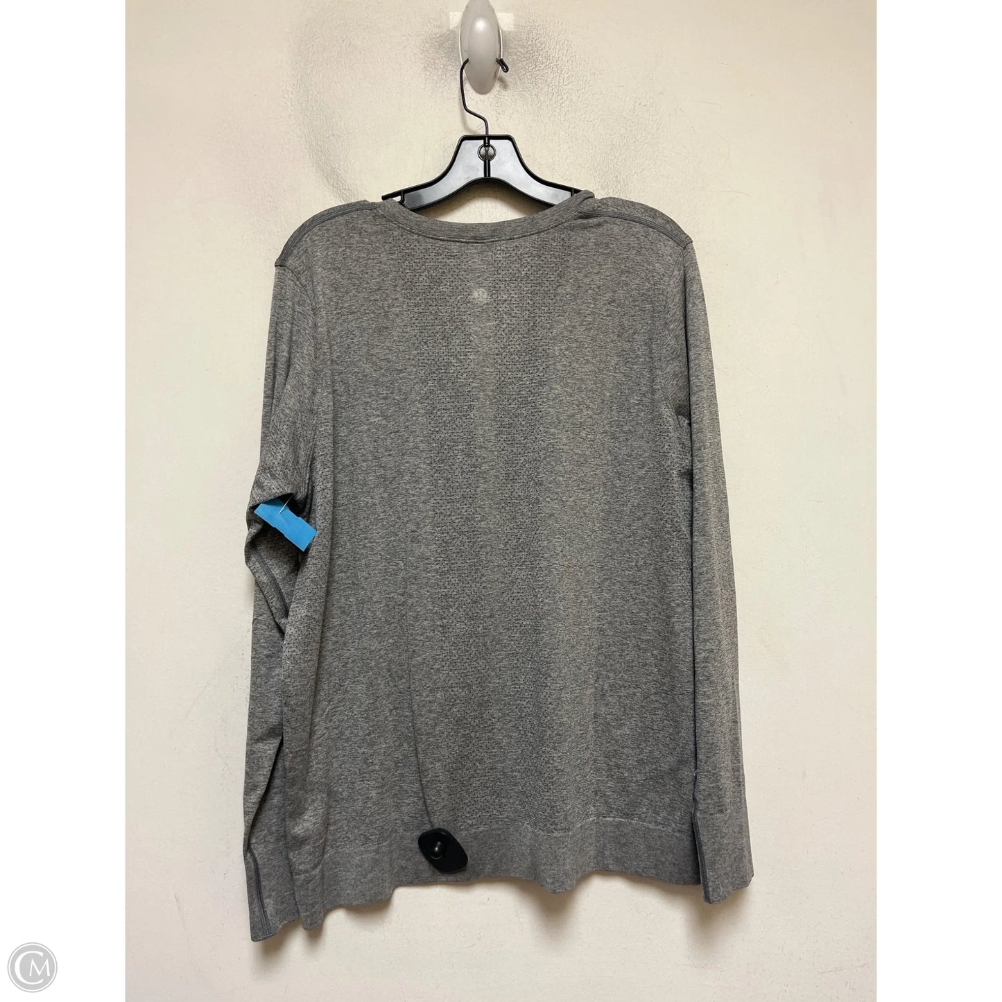 Athletic Top Long Sleeve Crewneck By Lululemon In Grey, Size: L