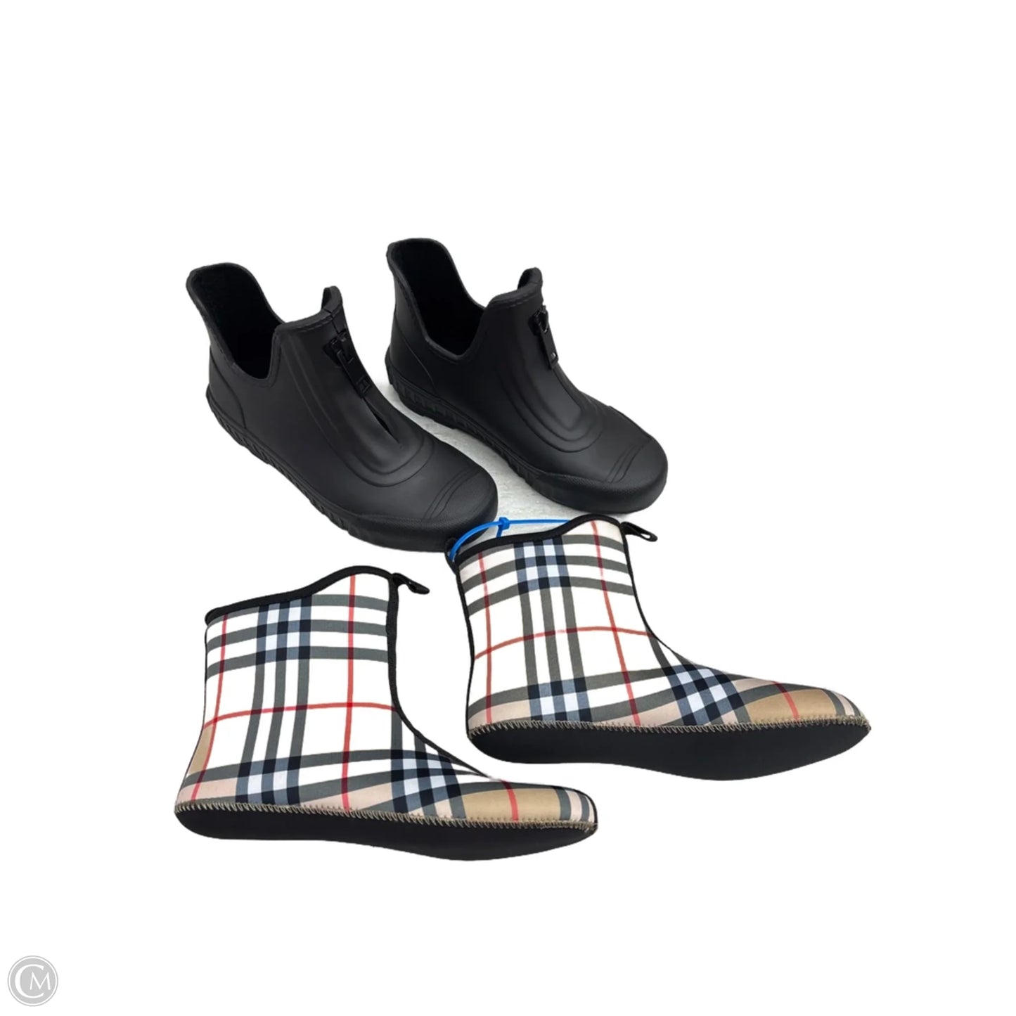 Boots Luxury Designer By Burberry In Plaid Pattern, Size: 6