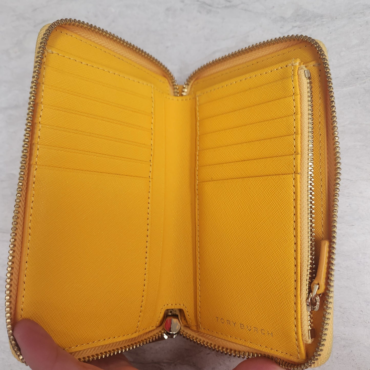 Wallet Designer By Tory Burch Size: Medium