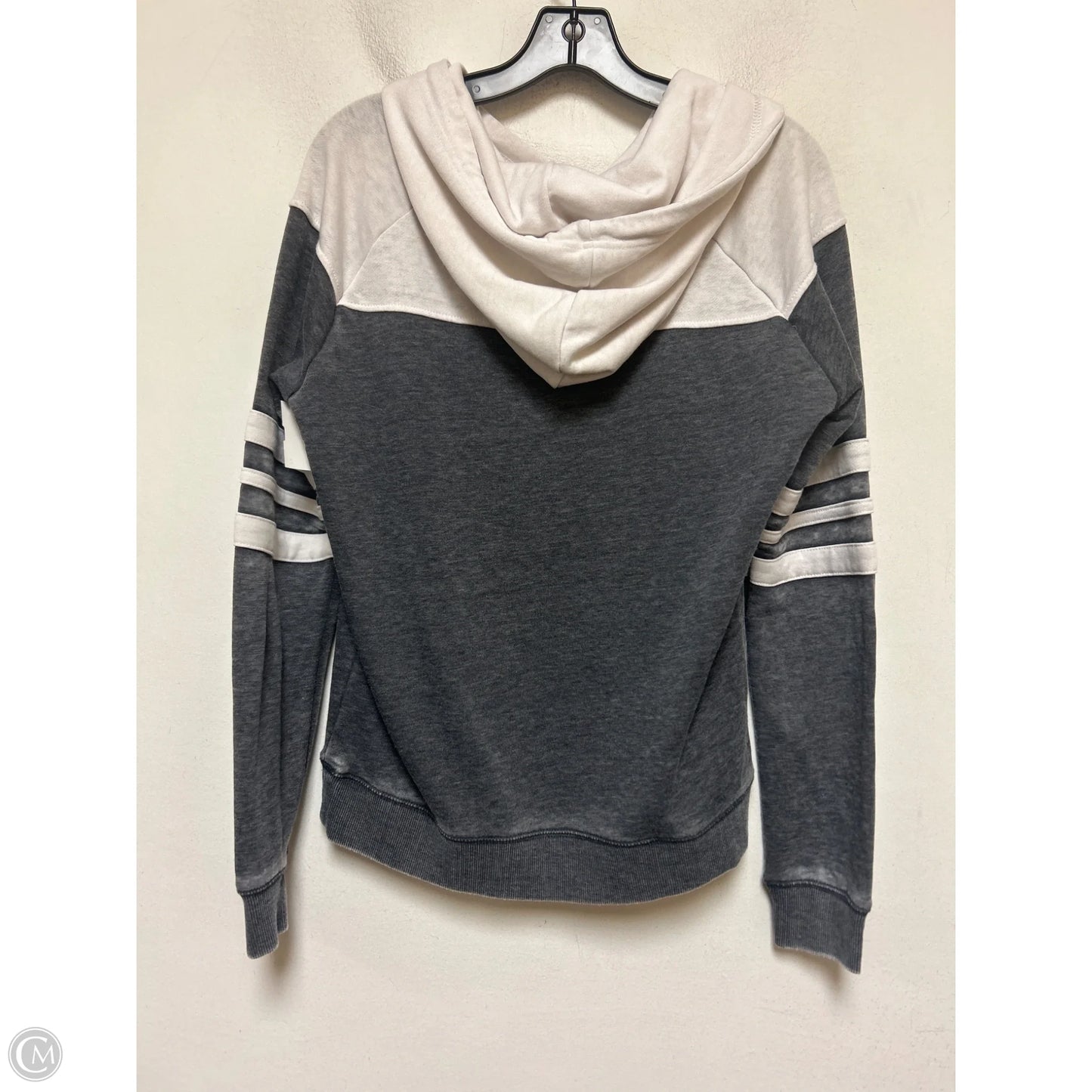 Sweatshirt Hoodie By Clothes Mentor In Grey & White, Size: S