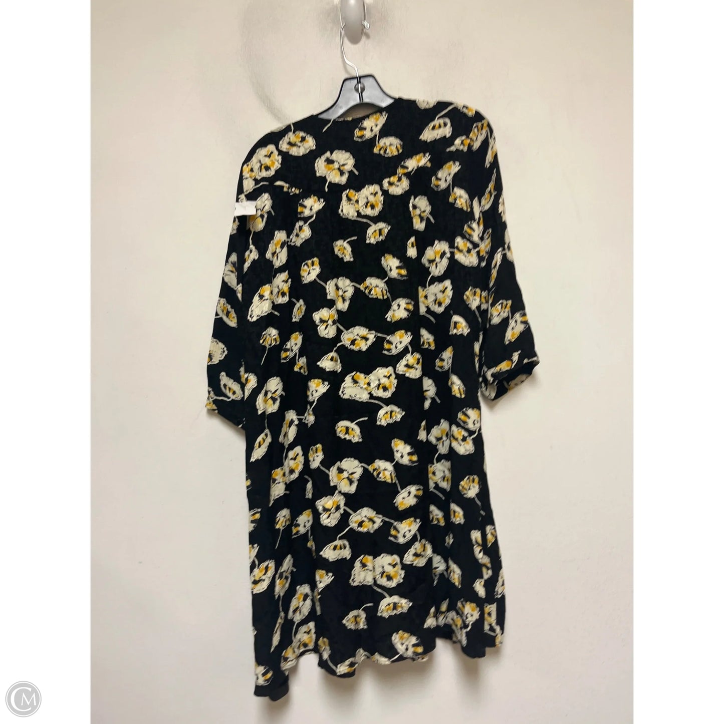 Dress Casual Short By Clothes Mentor In Black & Yellow, Size: L