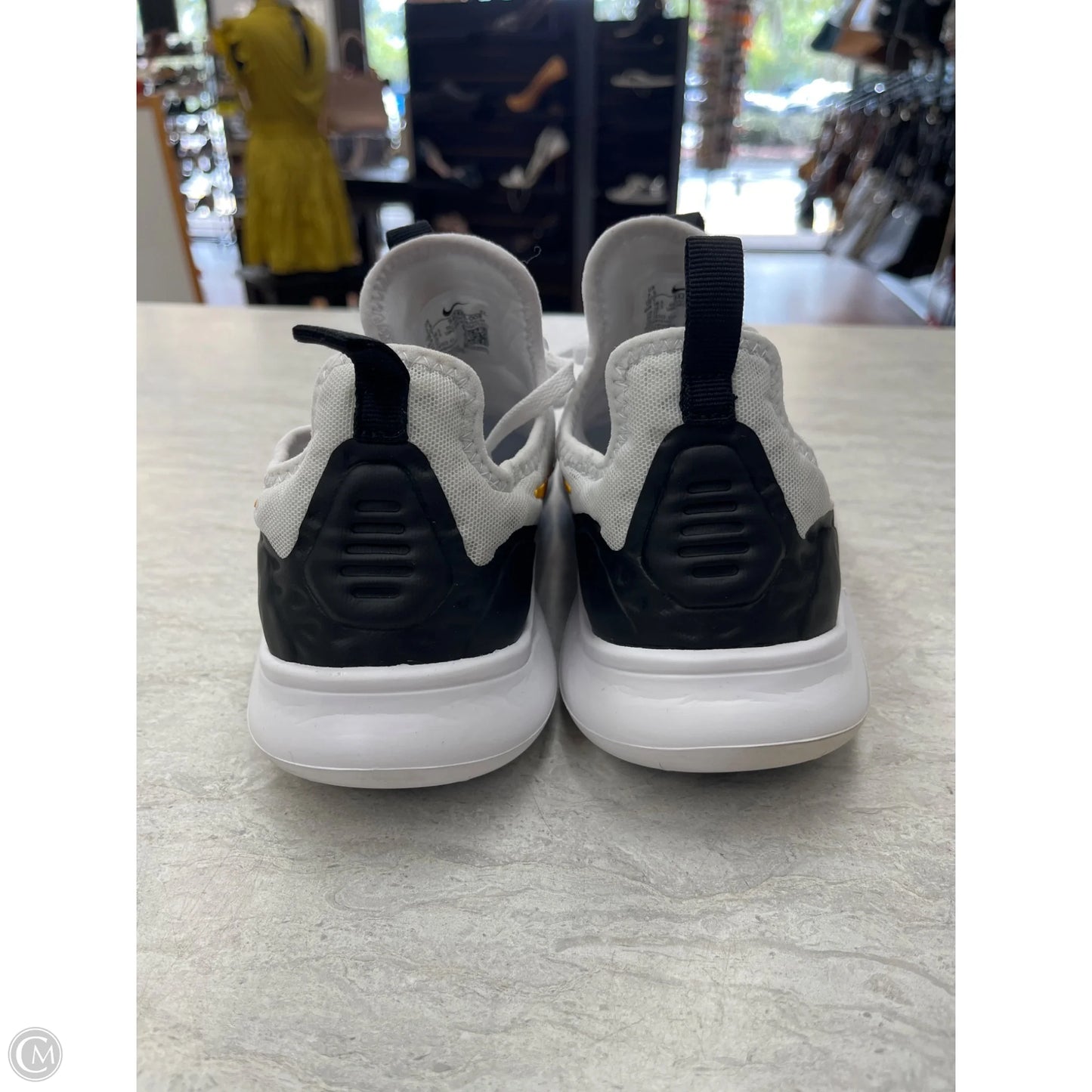 Shoes Athletic By Nike In Black & White, Size: 7.5