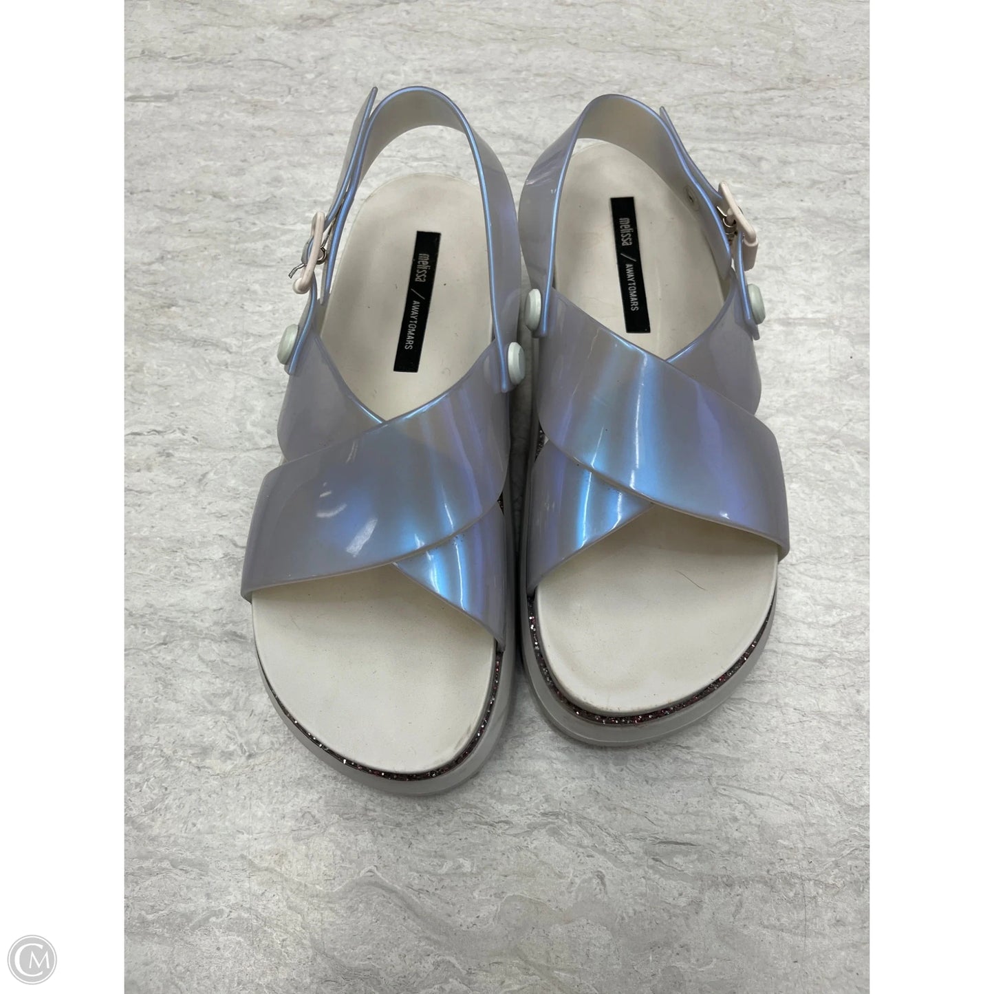 Sandals Flats By Clothes Mentor In White, Size: 6