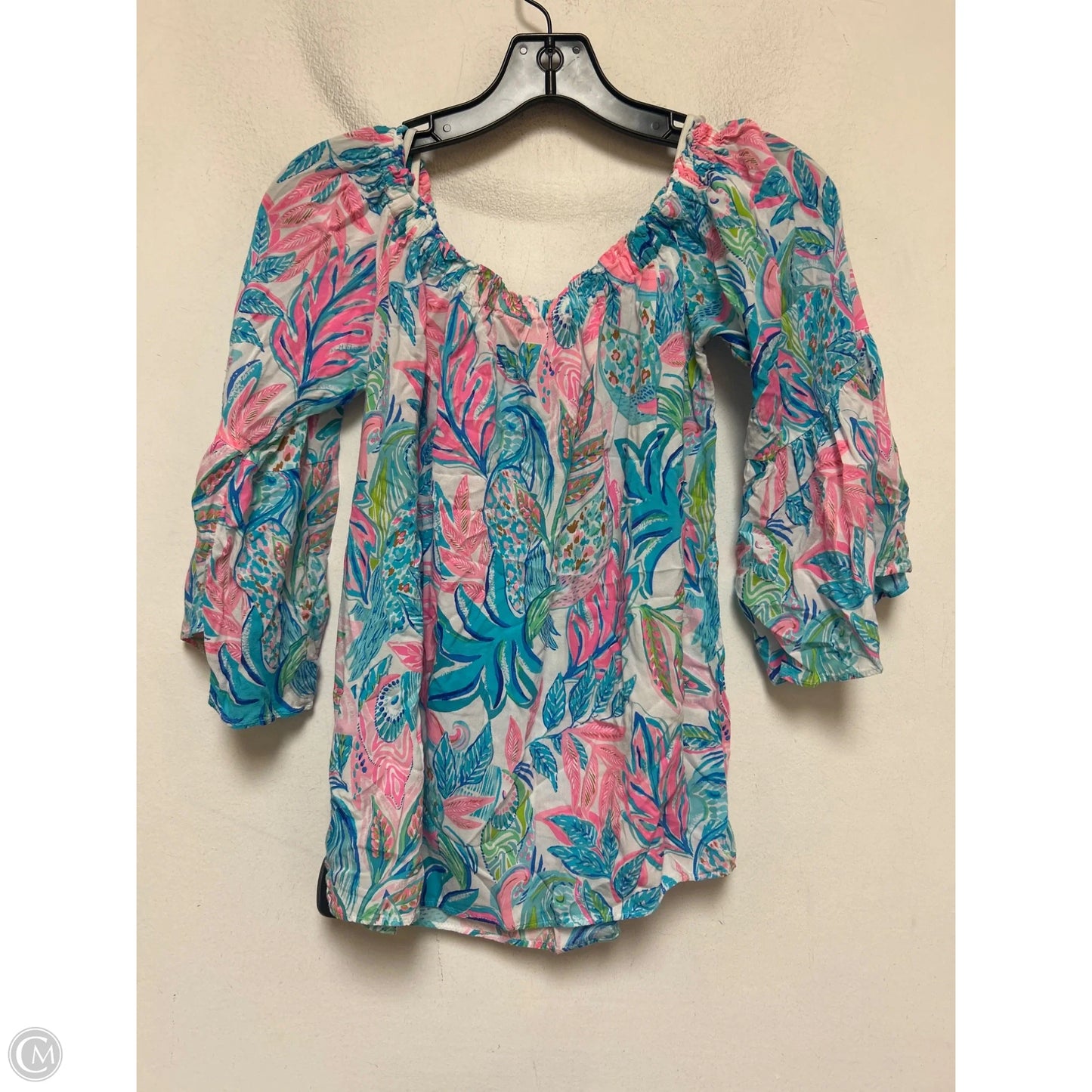 Top Long Sleeve Designer By Lilly Pulitzer In Tropical Print, Size: Xs