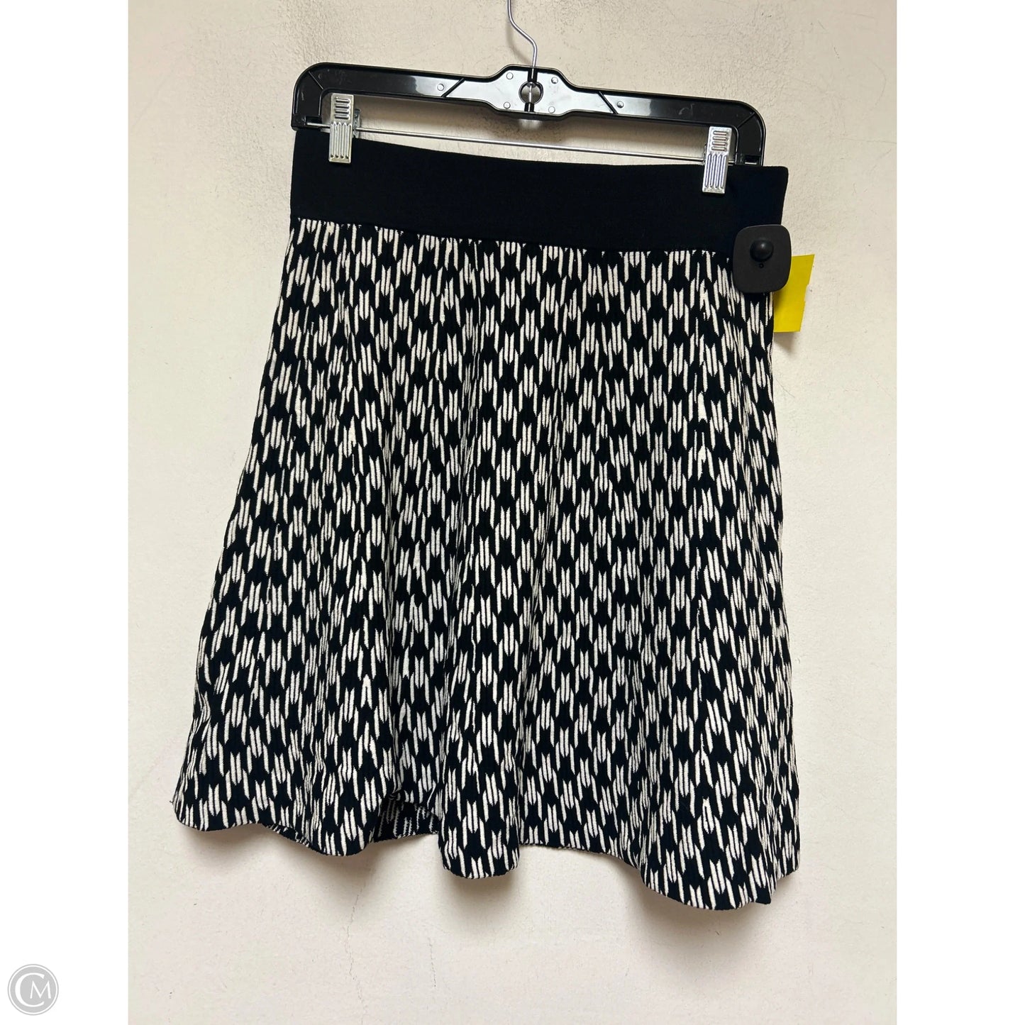 Skirt Midi By Ann Taylor In Black & White, Size: 4