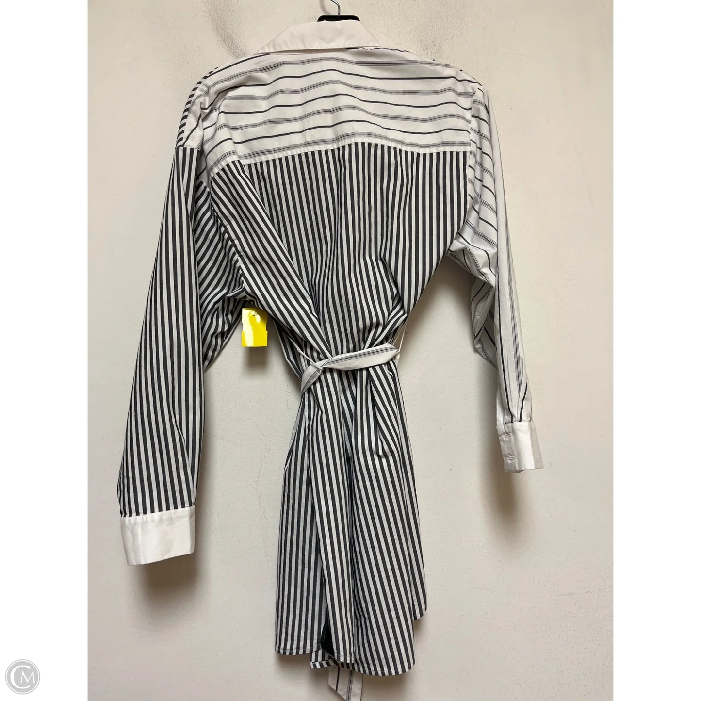 Dress Casual Short By Express In Striped Pattern, Size: Xs