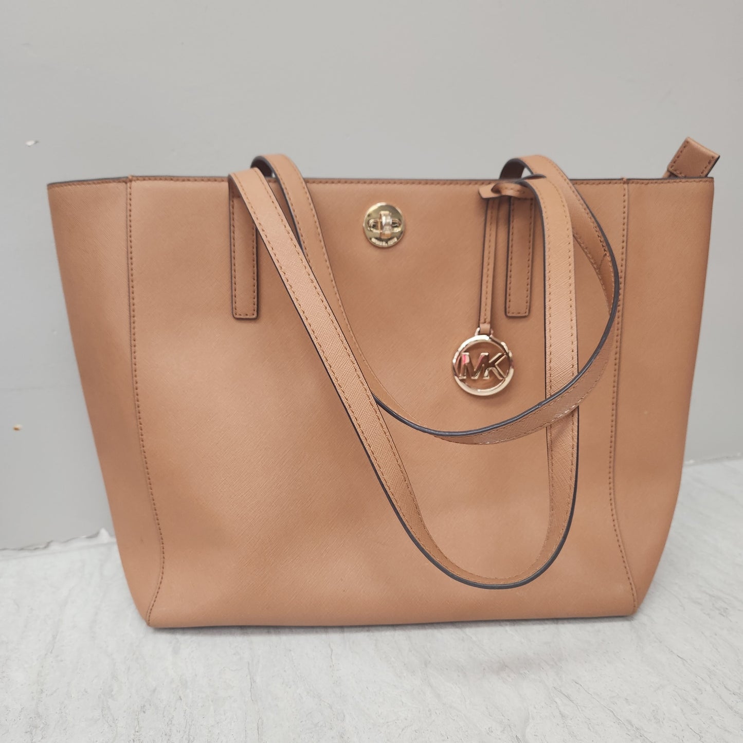 Handbag Designer By Michael Kors Size: Large