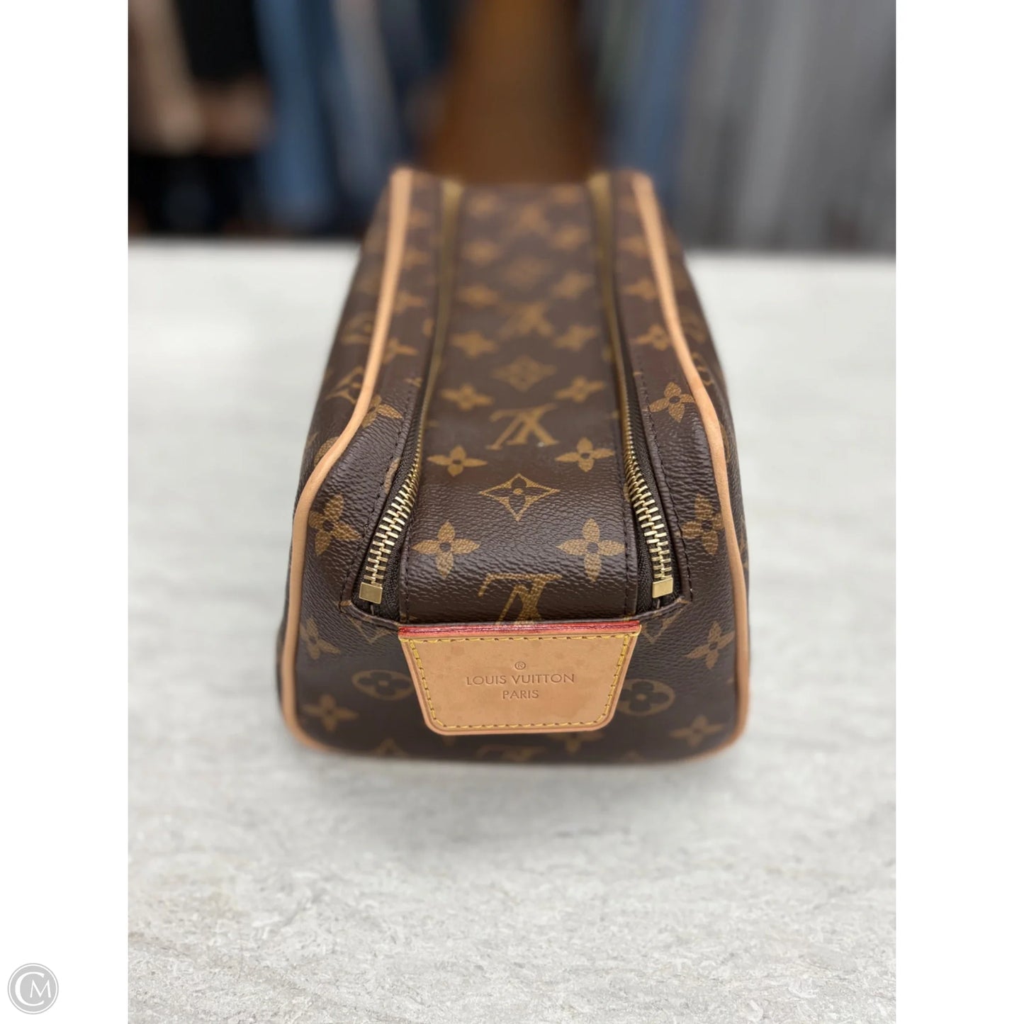 Makeup Bag Luxury Designer By Louis Vuitton, Size: Large