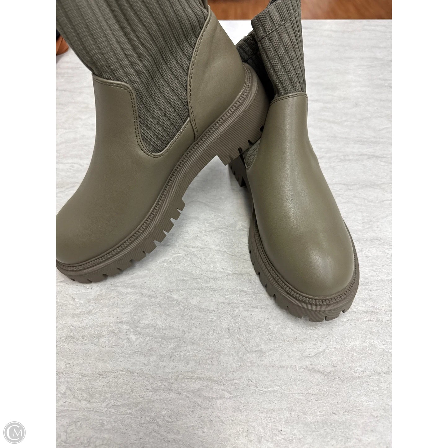 Boots Ankle Flats By Pretty Little Thing In Green, Size: 7
