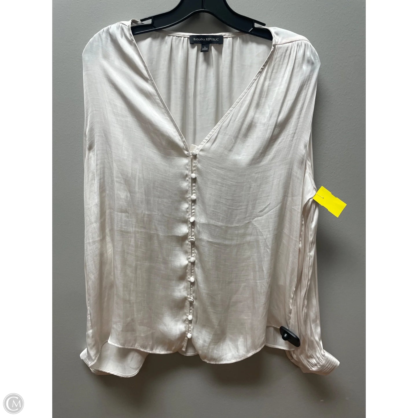 Top Long Sleeve By Banana Republic In Cream, Size: L