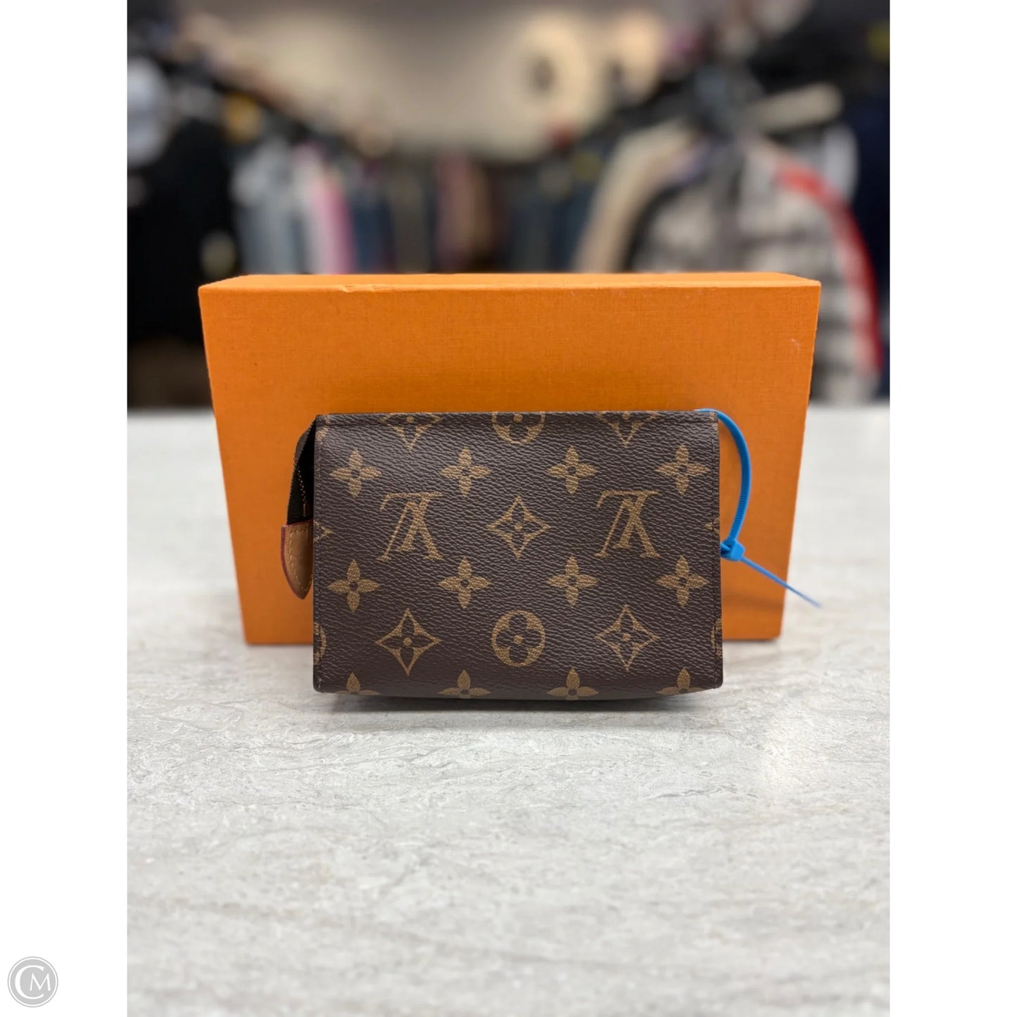 Makeup Bag Luxury Designer By Louis Vuitton, Size: Small