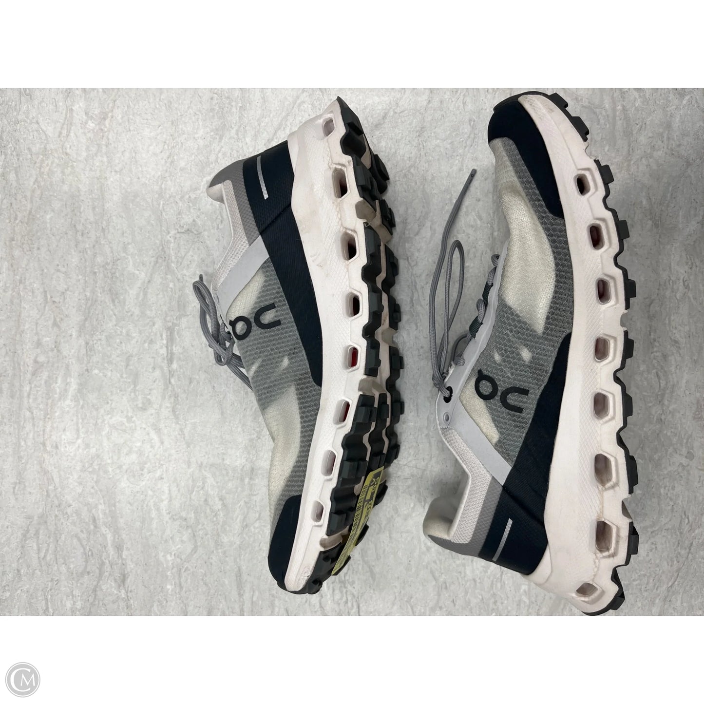 Shoes Athletic By On Cloud In Grey & White, Size: 7.5