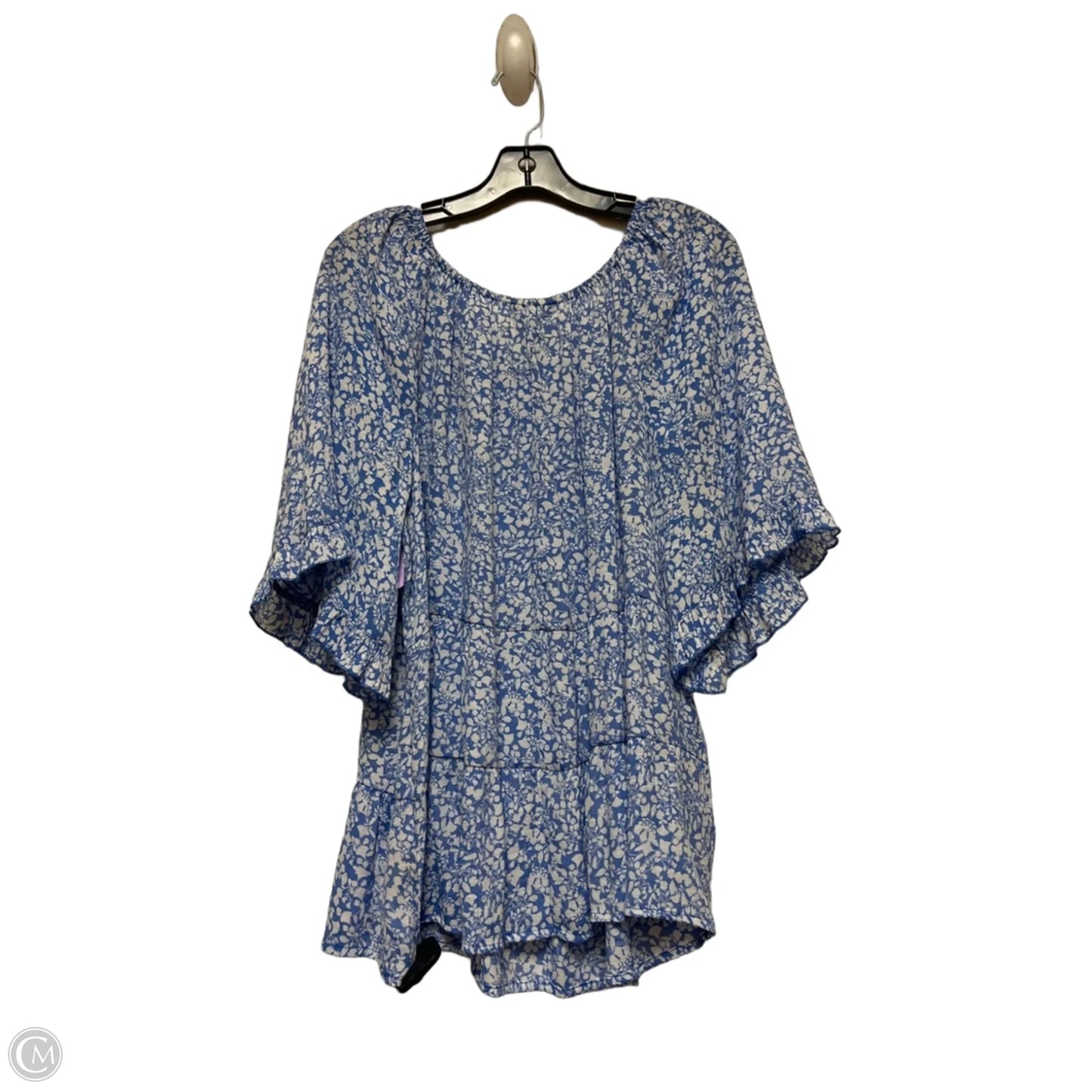 Top Short Sleeve By Unique Spectrum In Blue & White, Size: 1x
