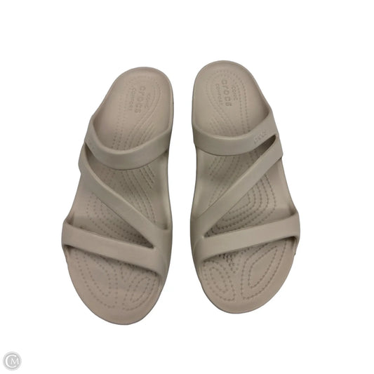 Sandals Flats By Crocs In Tan, Size: 9