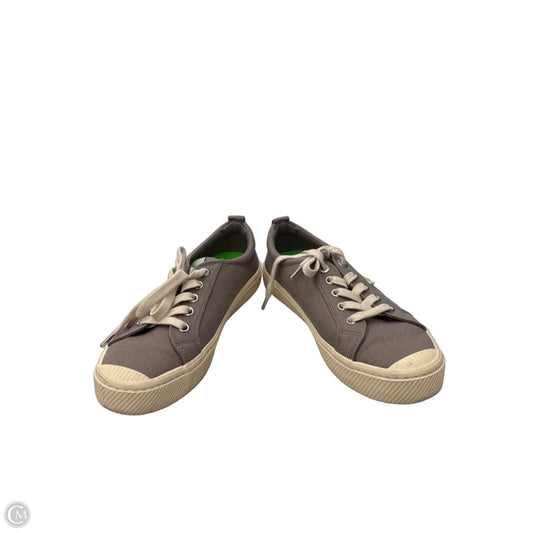 Shoes Sneakers By Cariuma In Cream & Grey, Size: 8.5