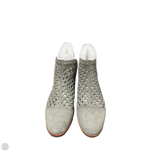 Boots Ankle Heels By Vince Camuto In Grey, Size: 6.5