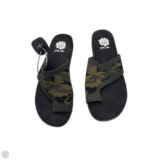 Sandals Flats By Yellow Box In Camouflage Print, Size: 8.5