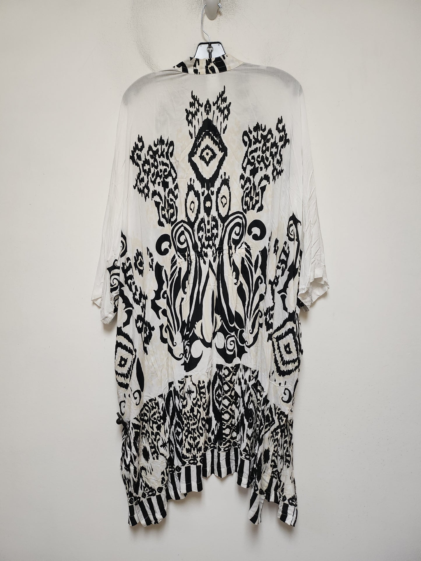 Kimono By Chicos In Black & White, Size: Xl