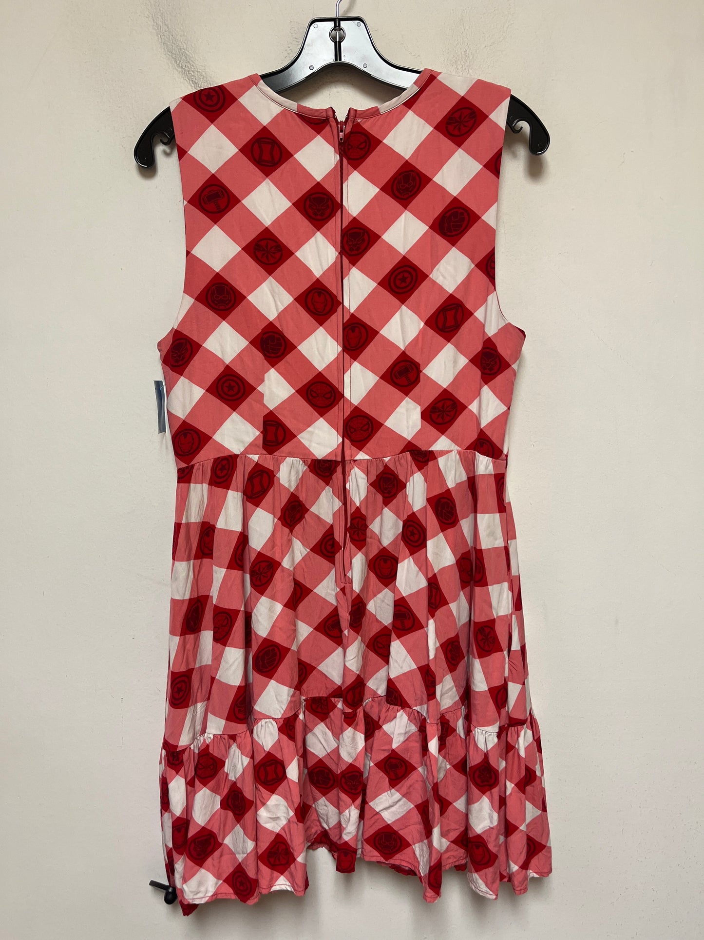 Dress Casual Short By Walt Disney In Plaid Pattern, Size: M