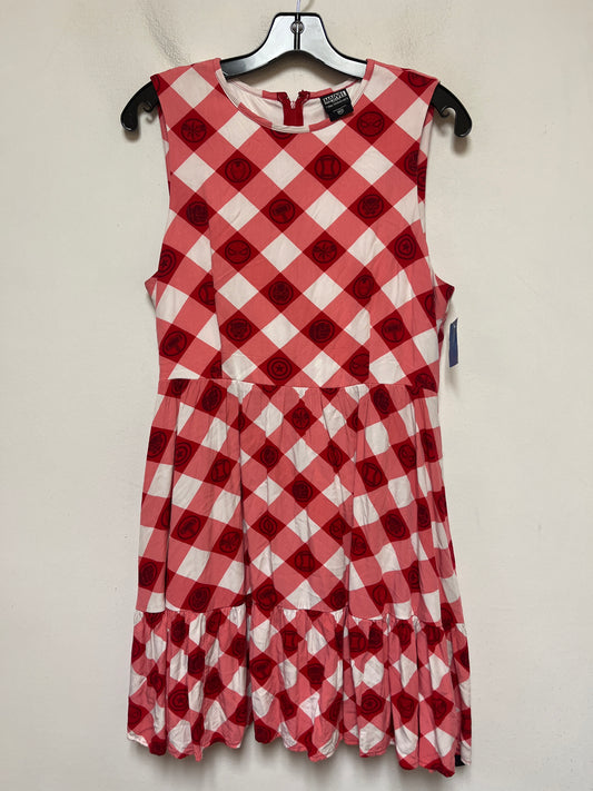 Dress Casual Short By Walt Disney In Plaid Pattern, Size: M