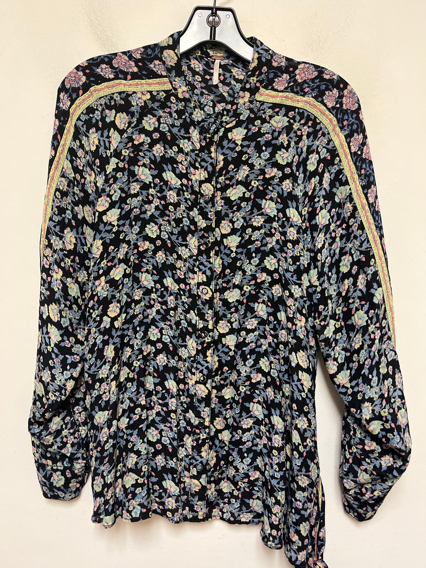 Top Long Sleeve By Free People In Floral Print, Size: S