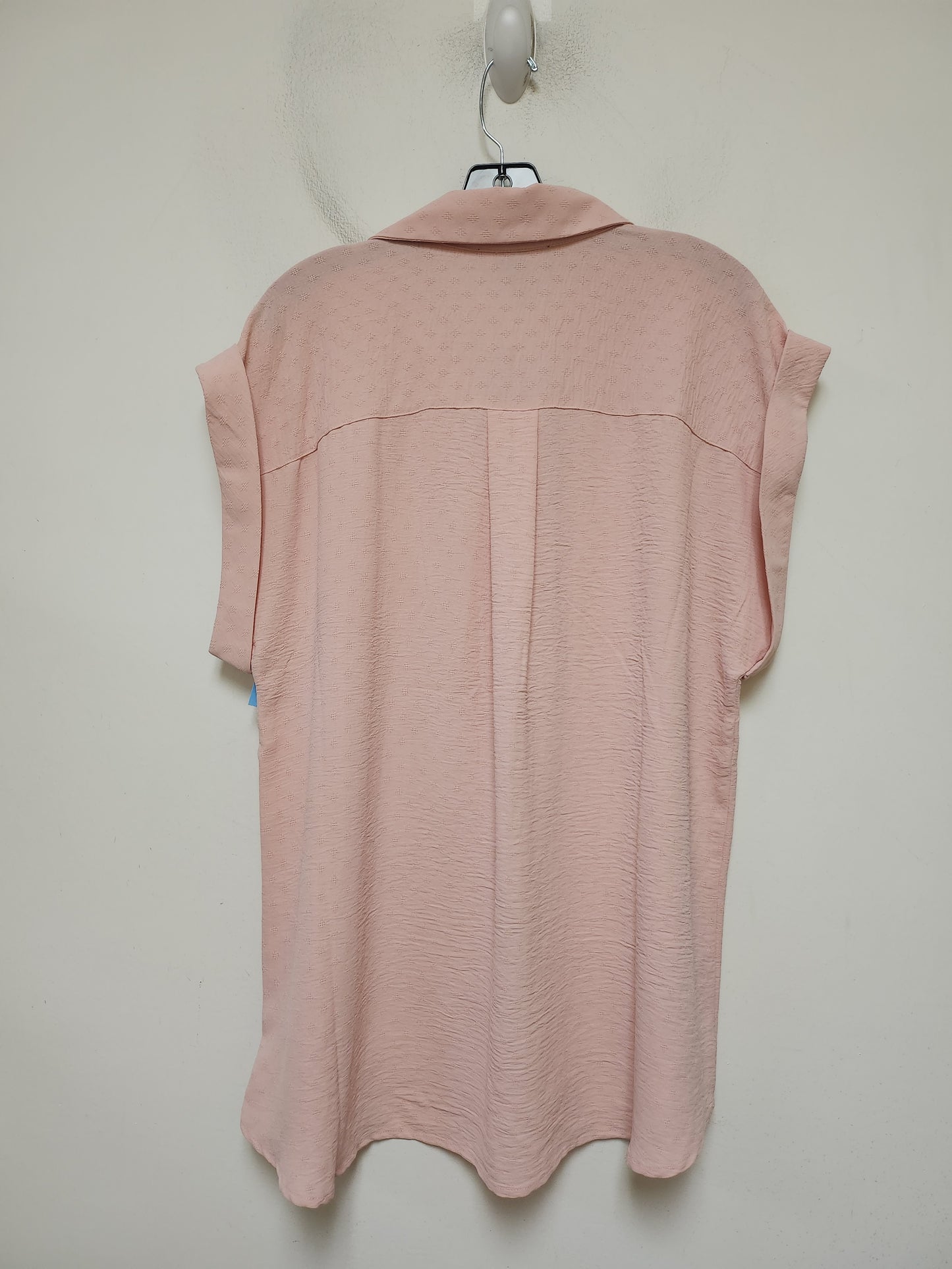 Top Short Sleeve By Clothes Mentor In Pink, Size: 1x