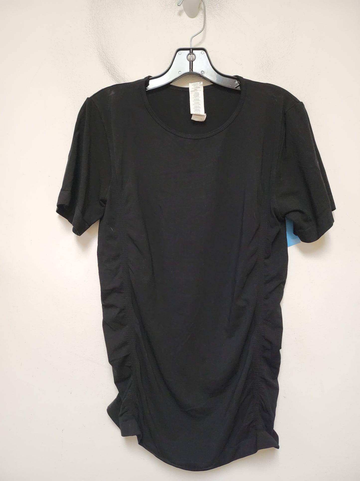 Athletic Top Short Sleeve By Fabletics In Black, Size: M