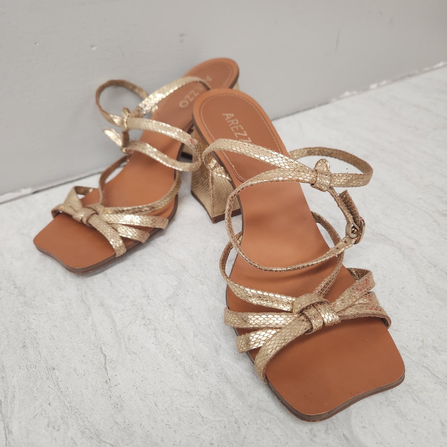 Sandals Heels Block By Clothes Mentor In Gold & Tan, Size: 7