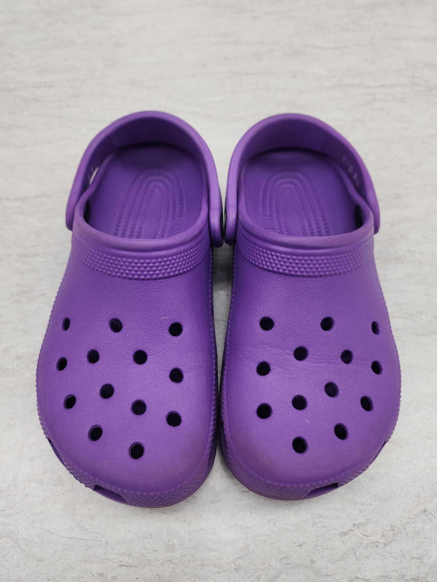 Shoes Flats By Crocs In Purple, Size: 6