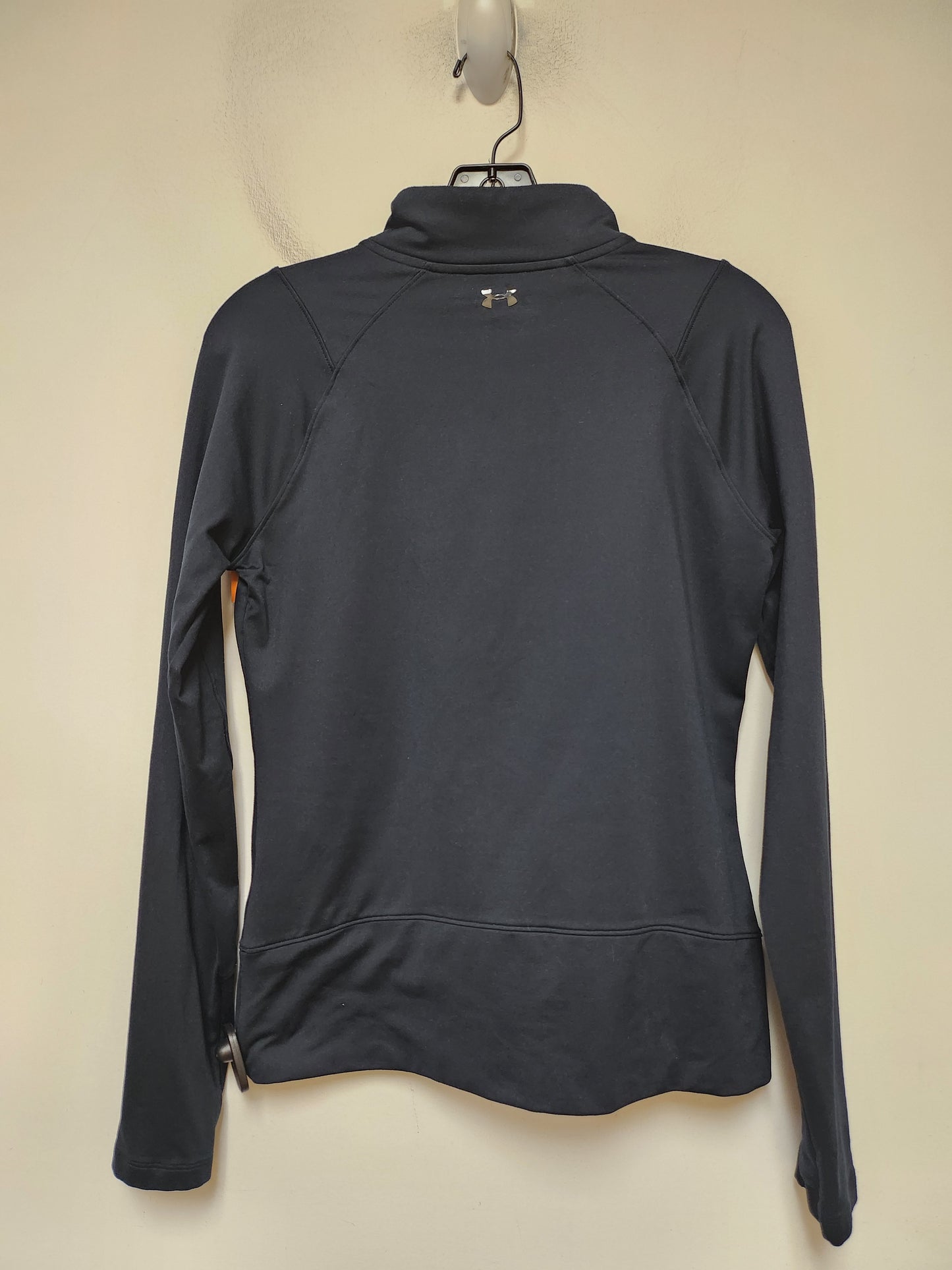 Athletic Top Long Sleeve Collar By Under Armour In Black, Size: S