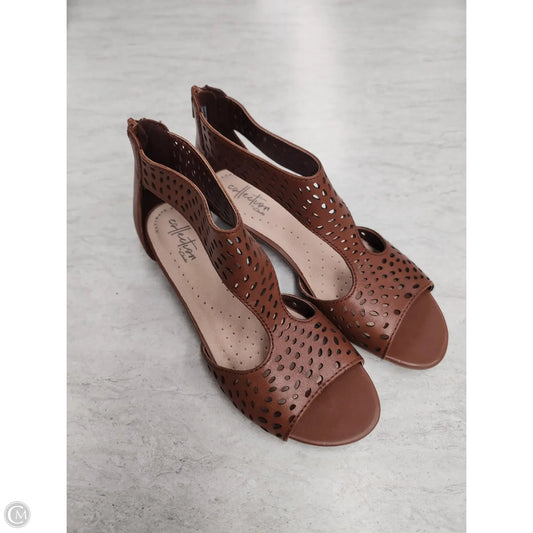 Sandals Flats By Clarks In Brown, Size: 6.5