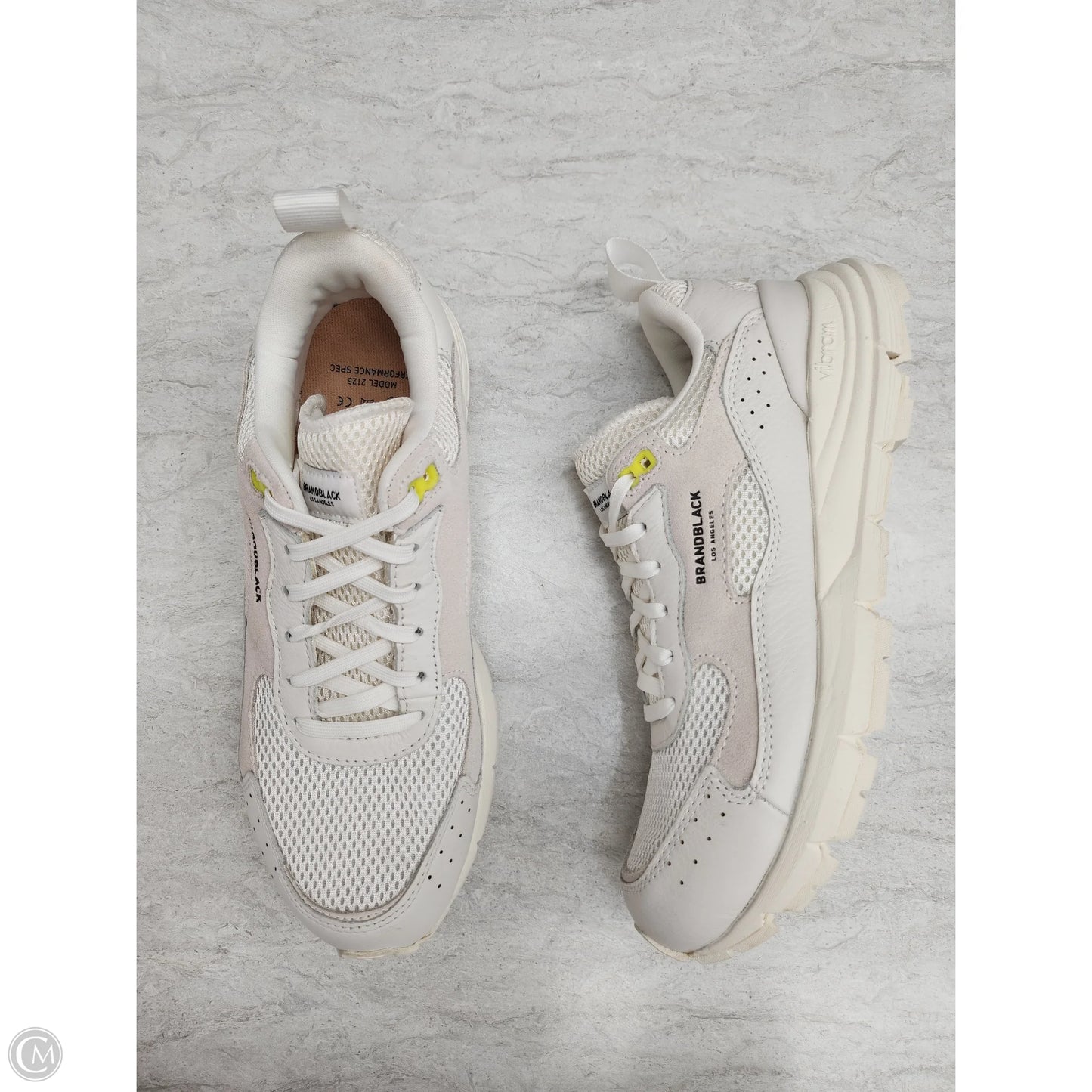 Shoes Athletic By Clothes Mentor In Tan, Size: 10.5