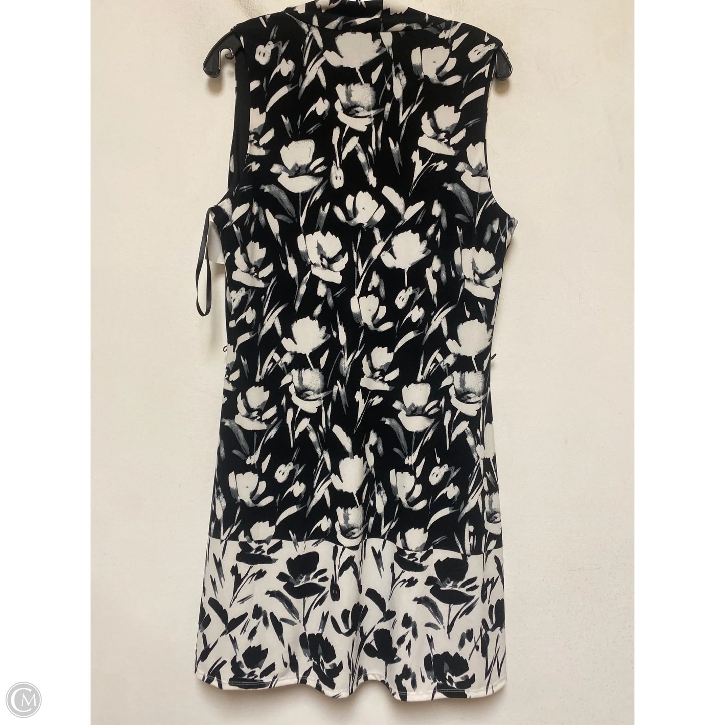 Dress Casual Short By White House Black Market In Black & White, Size: L