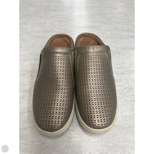 Shoes Flats By Earth In Taupe, Size: 9