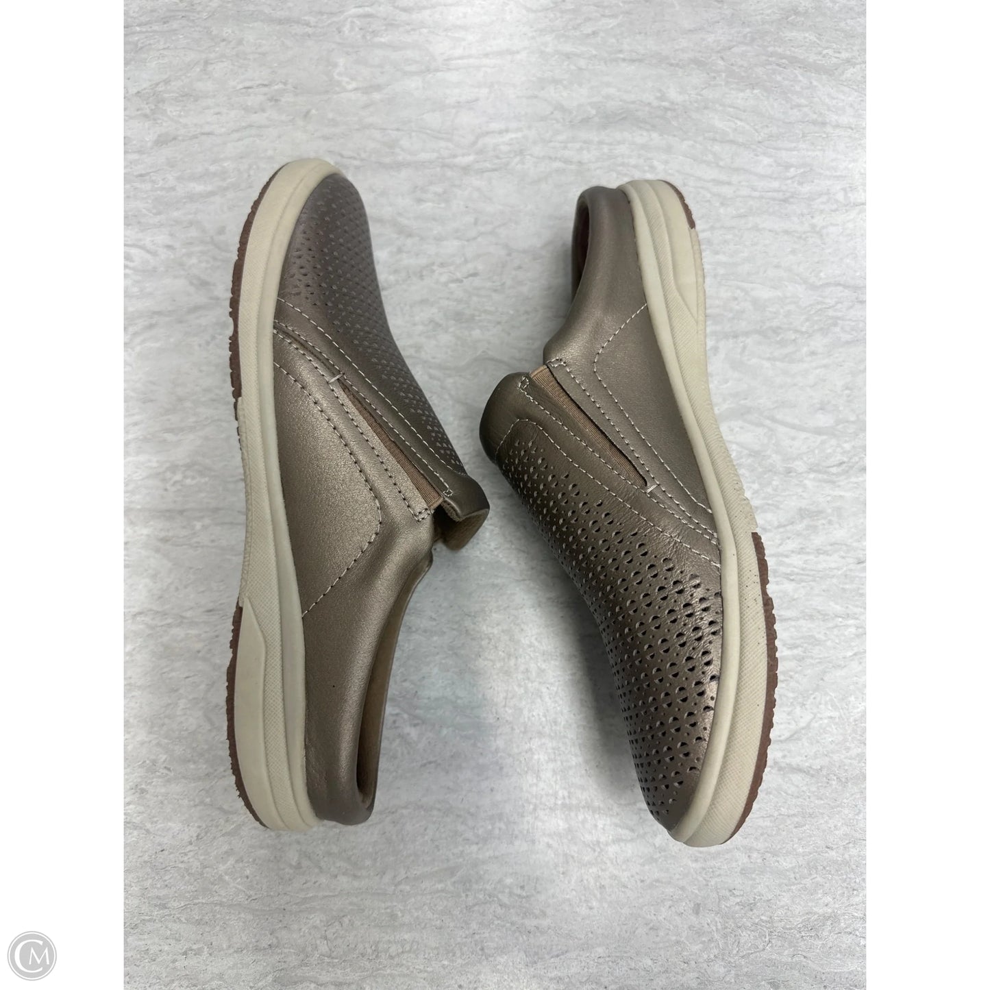 Shoes Flats By Earth In Taupe, Size: 9