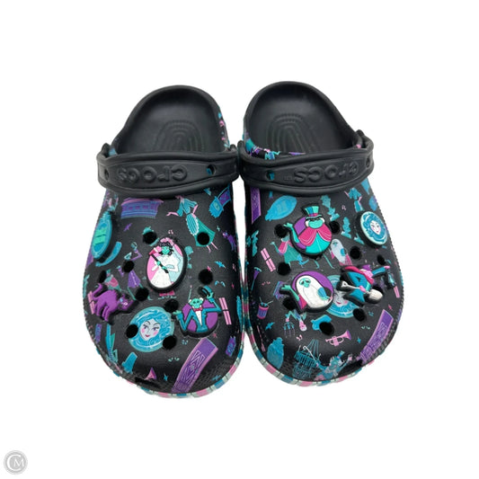 Shoes Flats By Crocs In Blue & Purple, Size: 7