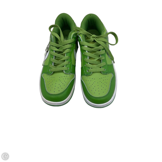 Shoes Sneakers By Nike In Green, Size: 8