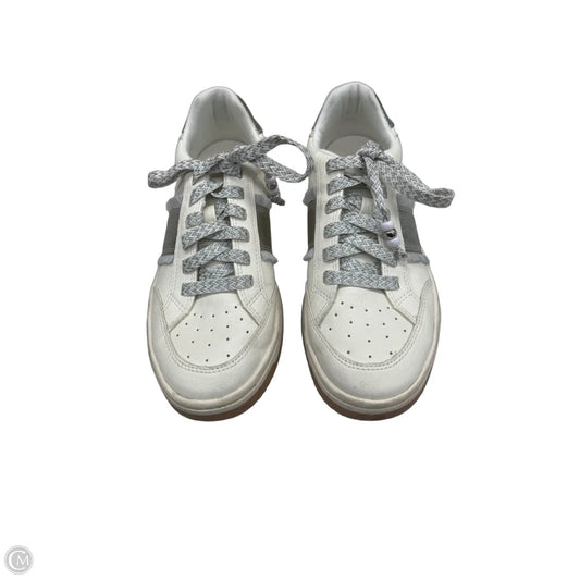 Shoes Sneakers By Clothes Mentor In Cream, Size: 7.5