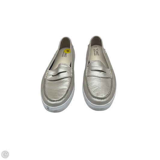 Shoes Flats By Cole-haan In Silver, Size: 9