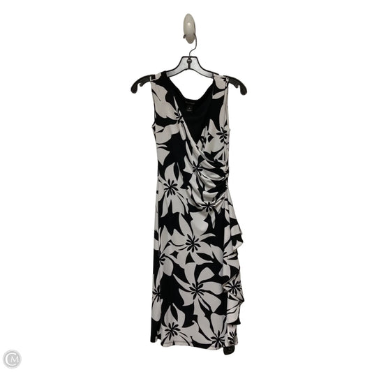 Dress Casual Short By White House Black Market In Black & White, Size: Xs