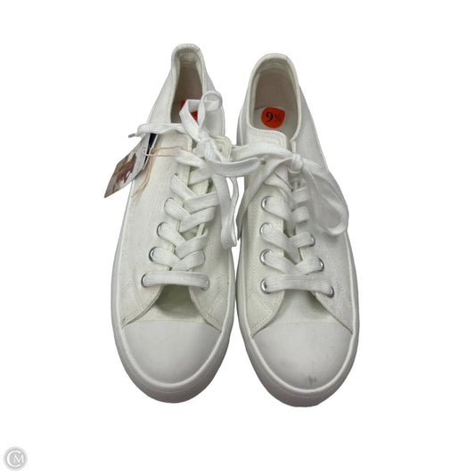 Shoes Sneakers By Sincerely Jules In White, Size: 9.5