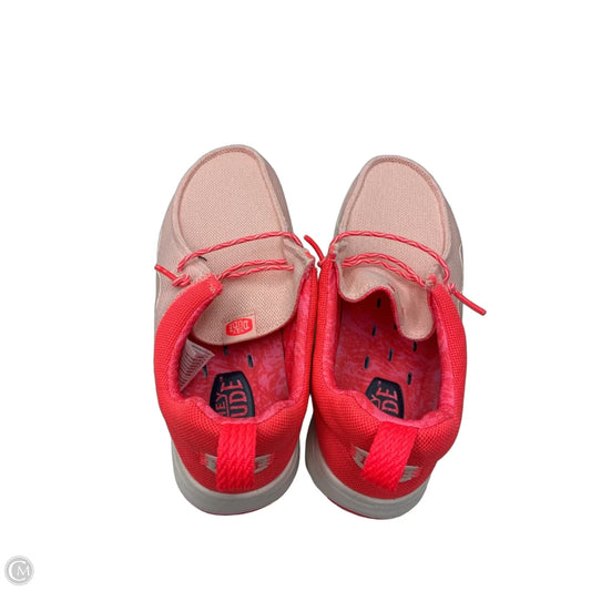 Shoes Flats By Hey Dude In Coral, Size: 6
