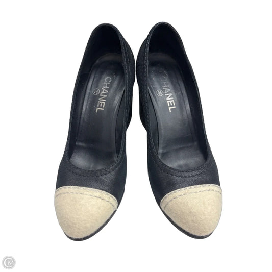 Shoes Luxury Designer By Chanel In Black & Cream, Size: 10