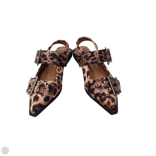 Shoes Flats By Clothes Mentor In Animal Print, Size: 6.5
