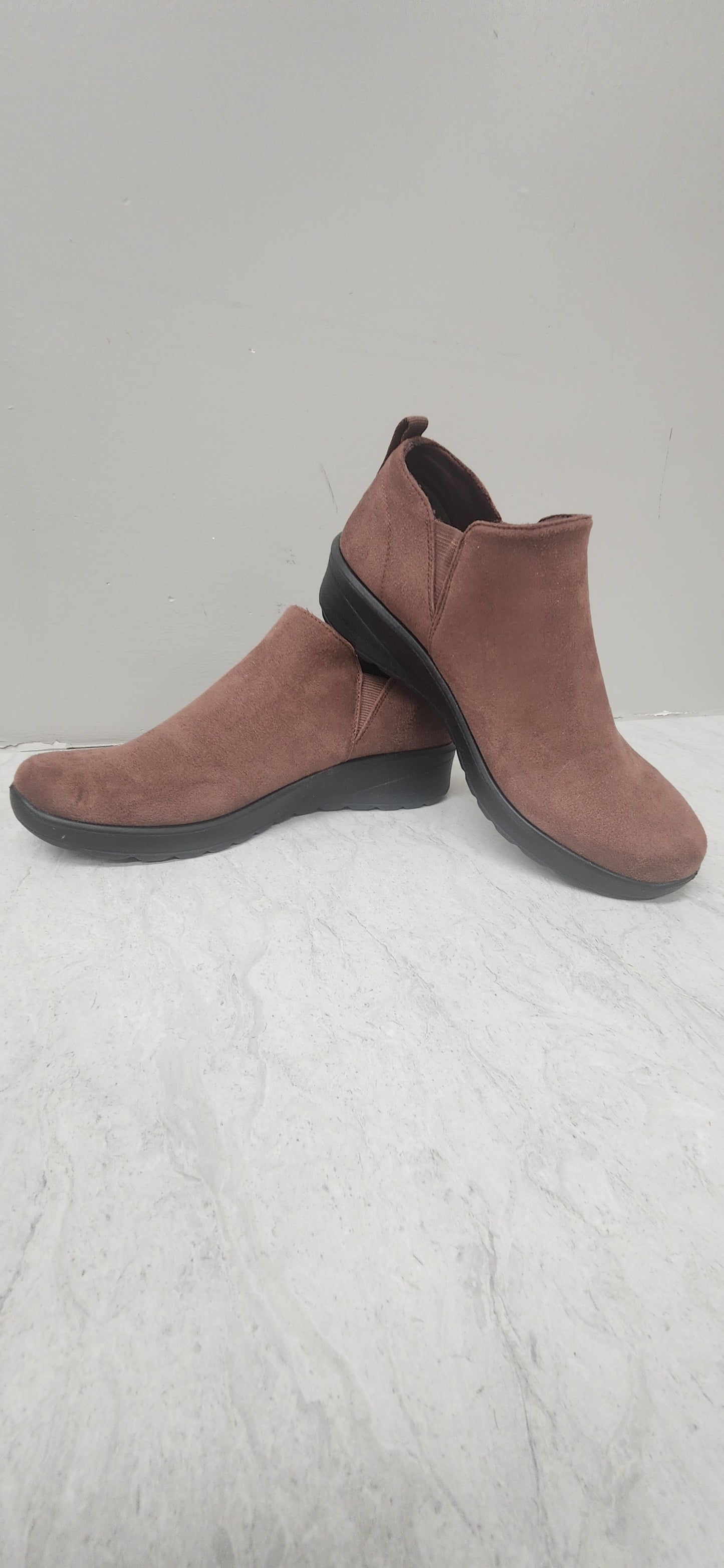 Brown Boots Ankle Heels Bzees, Size 8